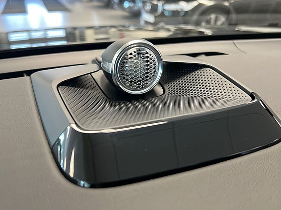 Volvo EX90 20 of 27