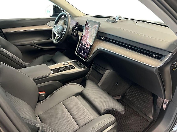 Volvo EX90 11 of 27