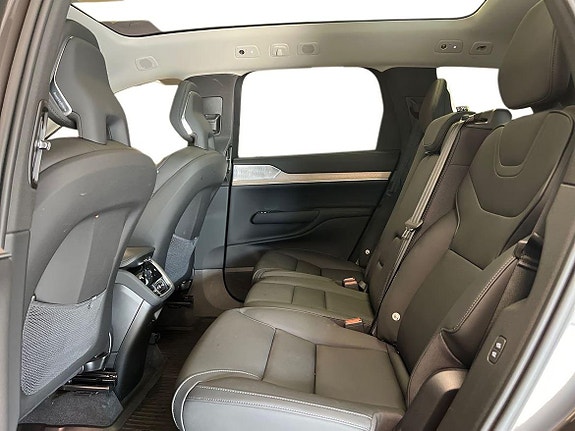 Volvo EX90 21 of 27