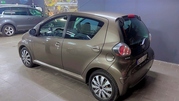 Toyota Aygo 4 of 7