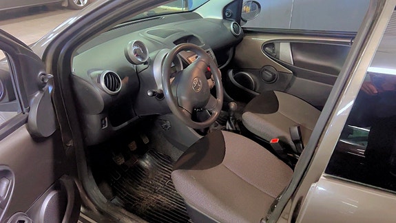 Toyota Aygo 5 of 7