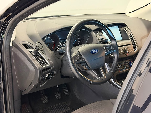 Ford Focus 7 of 18