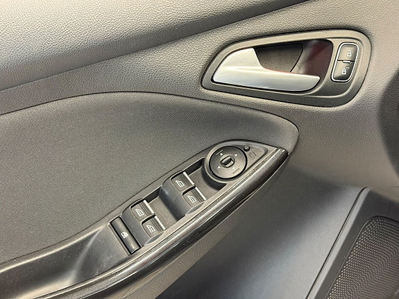 Ford Focus 9 of 18