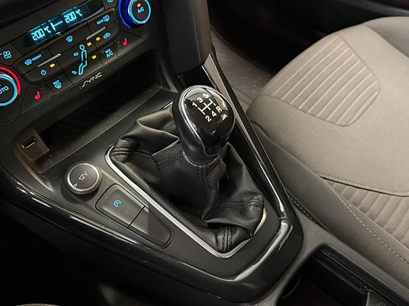 Ford Focus 15 of 18