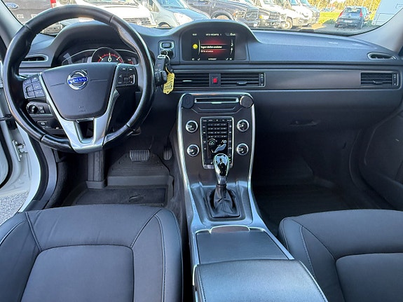 Volvo XC70 11 of 15
