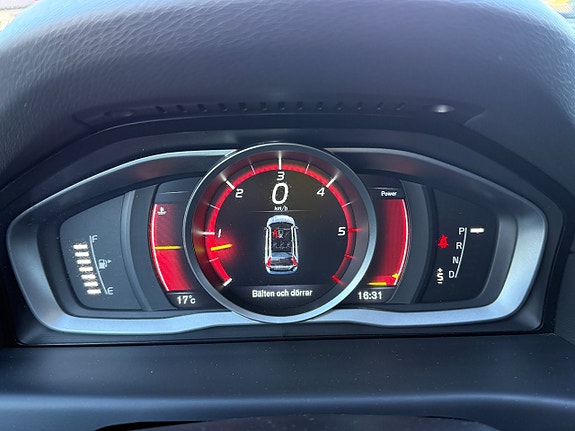 Volvo XC70 13 of 15