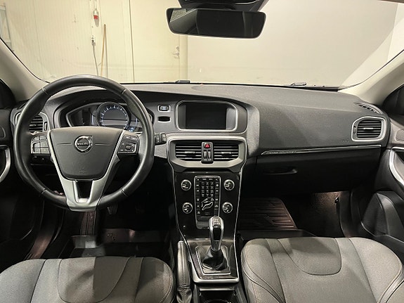 Volvo V40 Cross Country 12 of 20