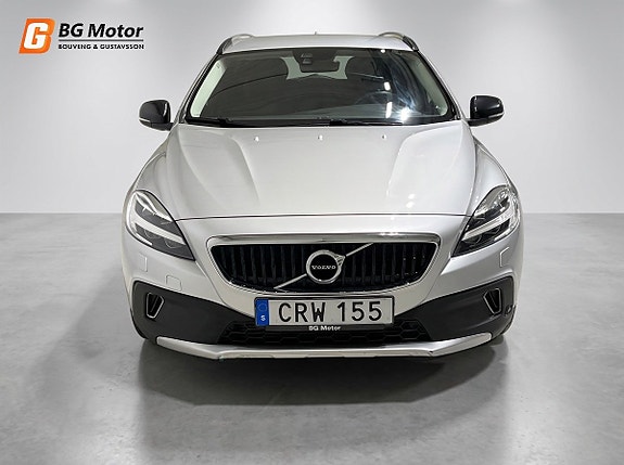 Volvo V40 Cross Country 2 of 20