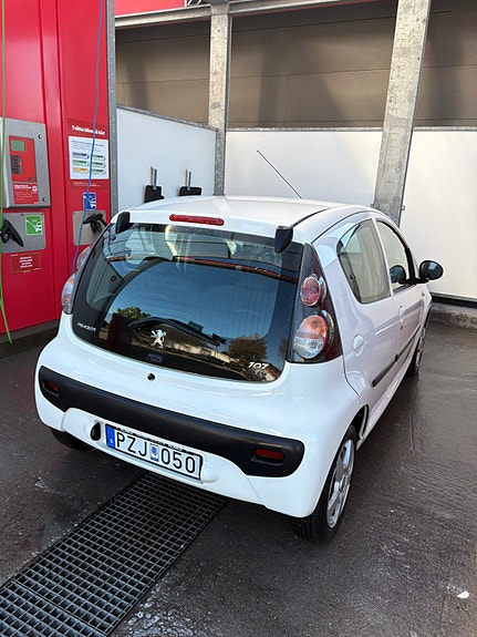 Peugeot 107 3 of 7