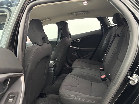 Volvo V40 15 of 23