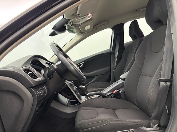 Volvo V40 13 of 23