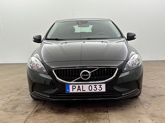 Volvo V40 9 of 23
