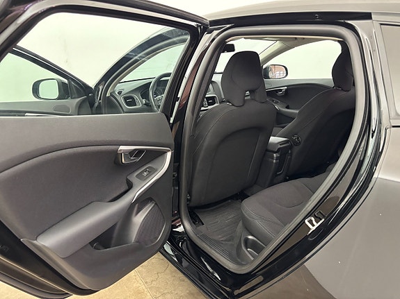 Volvo V40 14 of 23