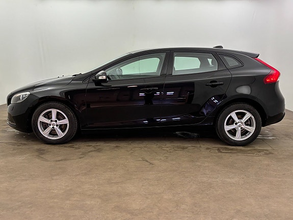 Volvo V40 3 of 23