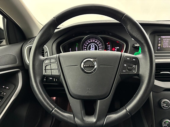 Volvo V40 19 of 23
