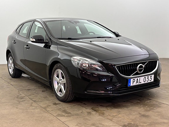 Volvo V40 8 of 23