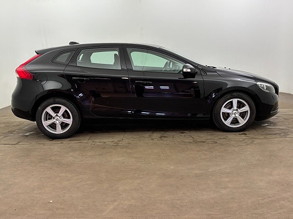Volvo V40 7 of 23