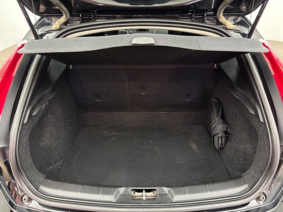 Volvo V40 11 of 23