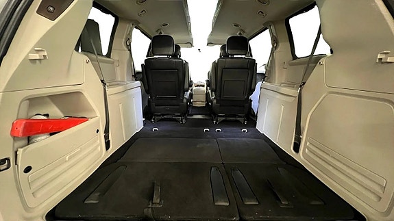 Lancia Voyager 16 of 27