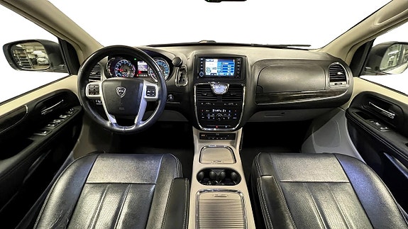 Lancia Voyager 6 of 27