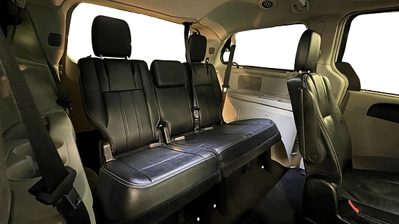 Lancia Voyager 17 of 27