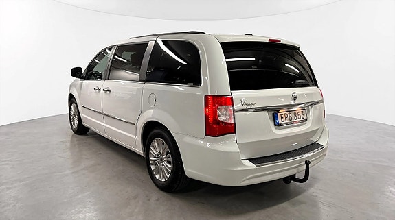 Lancia Voyager 4 of 27