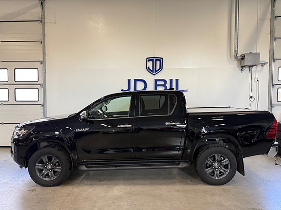 Toyota HiLux 2 of 17