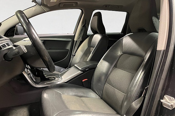 Volvo V70 3 of 17