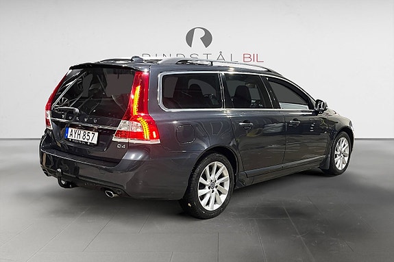 Volvo V70 7 of 17