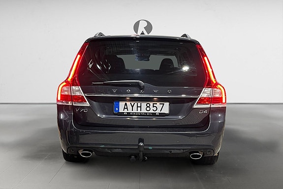 Volvo V70 6 of 17