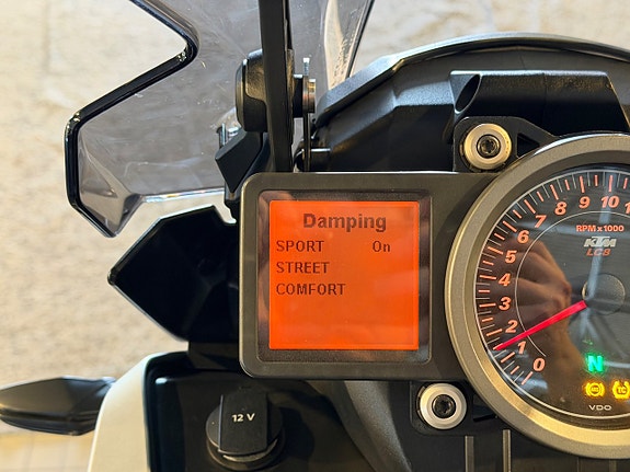 KTM 1190 Adventure Grey 2014 |Värmehandtag| Elektronisk fjädring 15 of 18
