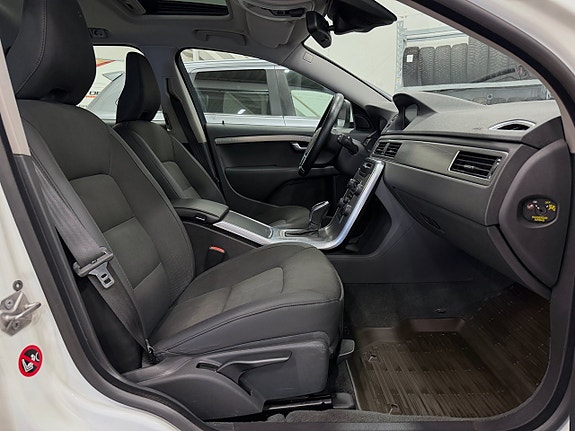 Volvo XC70 8 of 13
