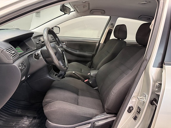 Toyota Corolla 8 of 20