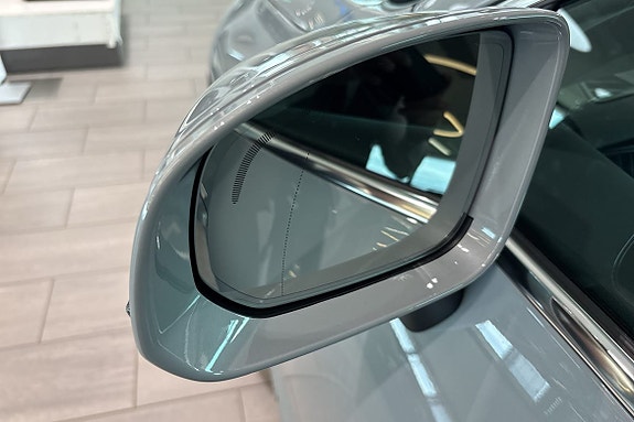 Volvo XC60 16 of 30