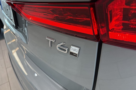 Volvo XC60 12 of 30