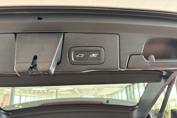 Volvo XC60 15 of 30