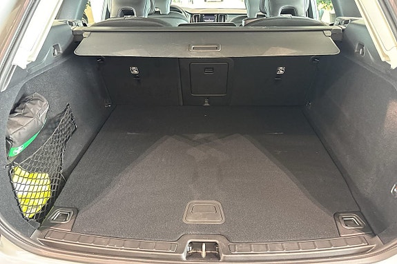 Volvo XC60 13 of 30