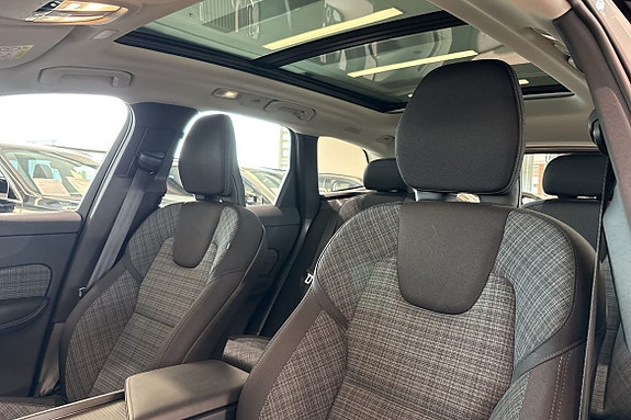Volvo XC60 19 of 30