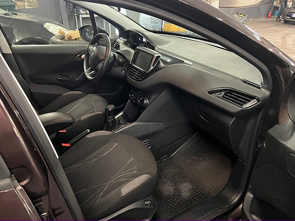 Peugeot 208 8 of 8
