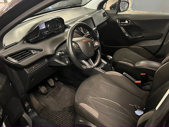Peugeot 208 6 of 8
