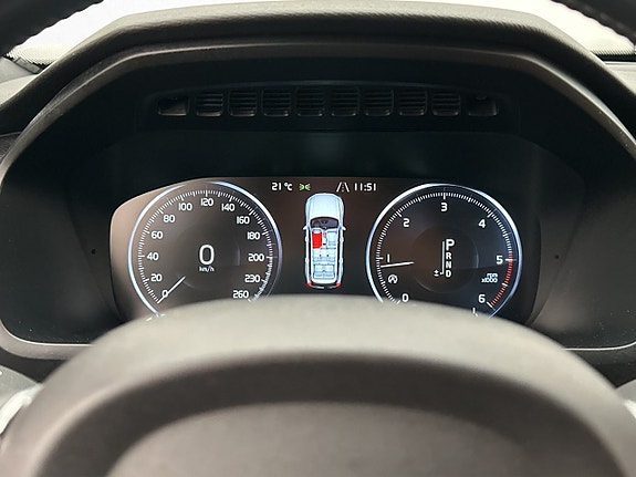 Volvo XC90 16 of 30