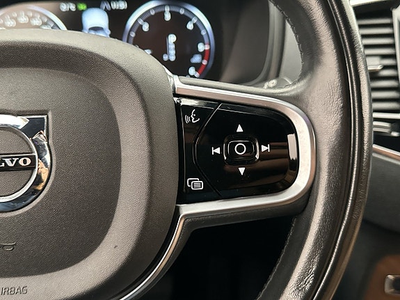 Volvo XC90 17 of 30
