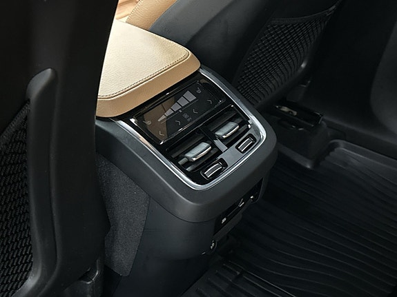 Volvo XC90 29 of 30