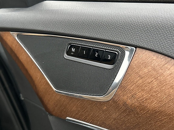 Volvo XC90 28 of 30