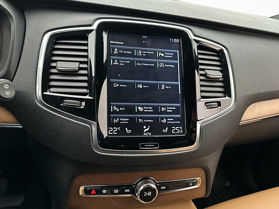 Volvo XC90 22 of 30