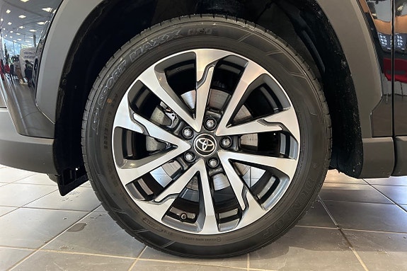 Toyota Corolla Cross 17 of 22