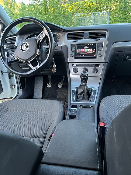 Volkswagen Golf VII 3 of 4