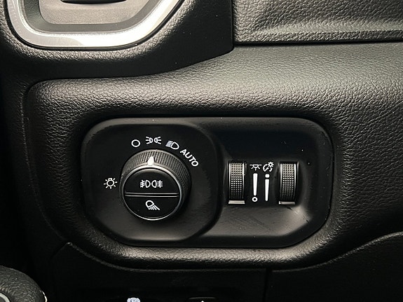 Dodge RAM 1500 23 of 30