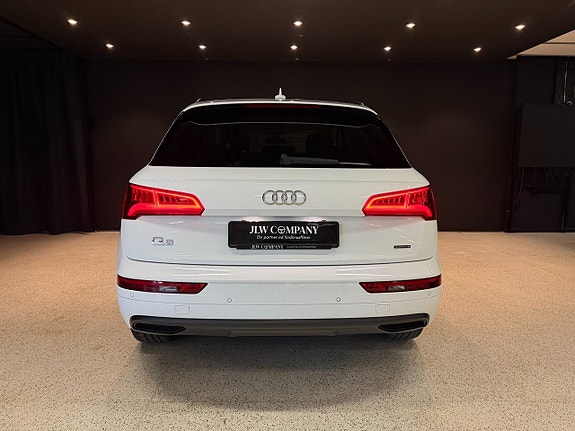 Audi Q5 10 of 19