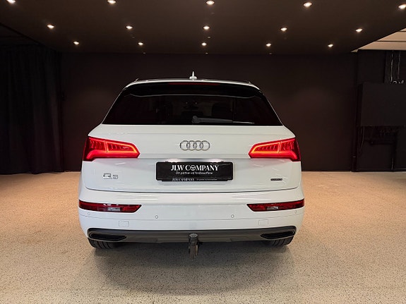 Audi Q5 9 of 19